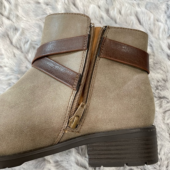 I Heart Comfort Ankle booties - Picture 11 of 13